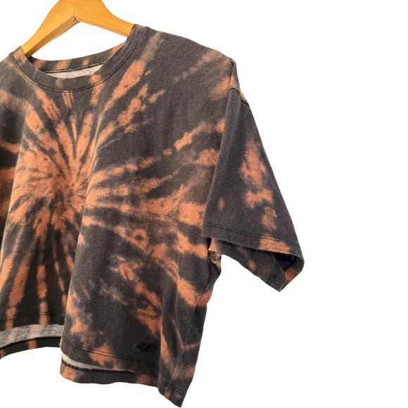 Hollister Women’s Acid Wash Cropped Tee, Size Medium Black Bleach Tie-Dye - Picture 3 of 5